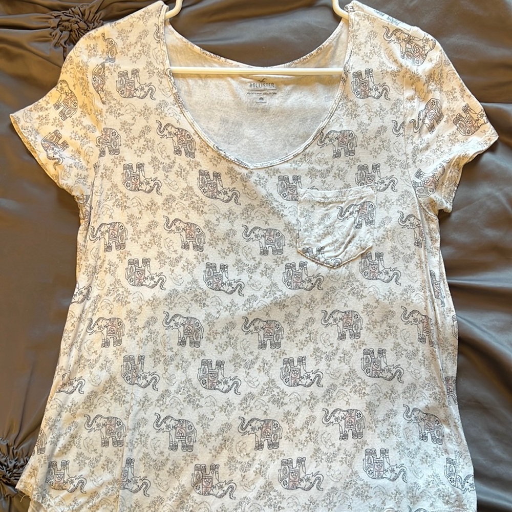 Hollister Tee